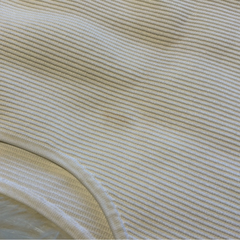 Babaton Cropped Ribbed Tank Top - Picture 4 of 5